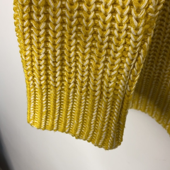 Yellow & White Crewneck Knit Sweater - Picture 8 of 13